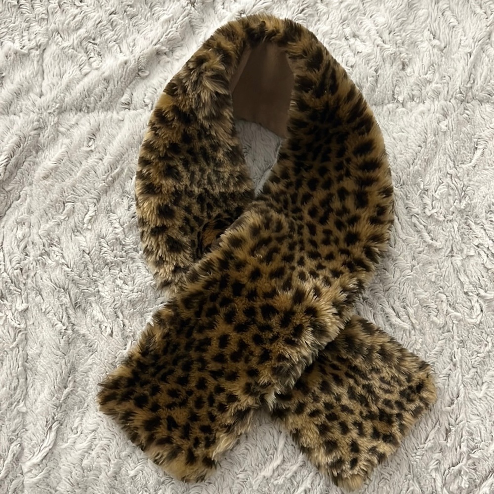 Faux fur leopard neck warmer